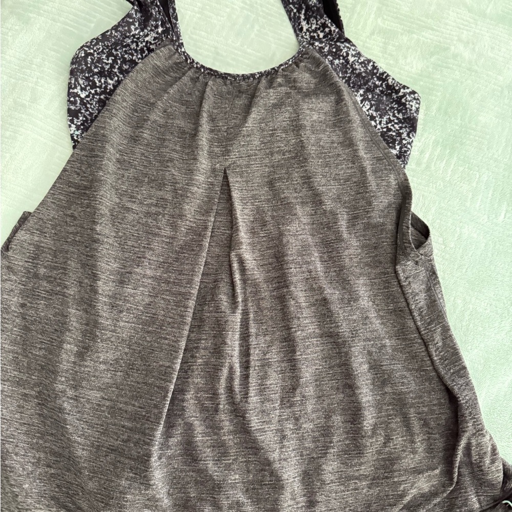 Lululemon Athletica Gray and Black Sleeveless Tank Top